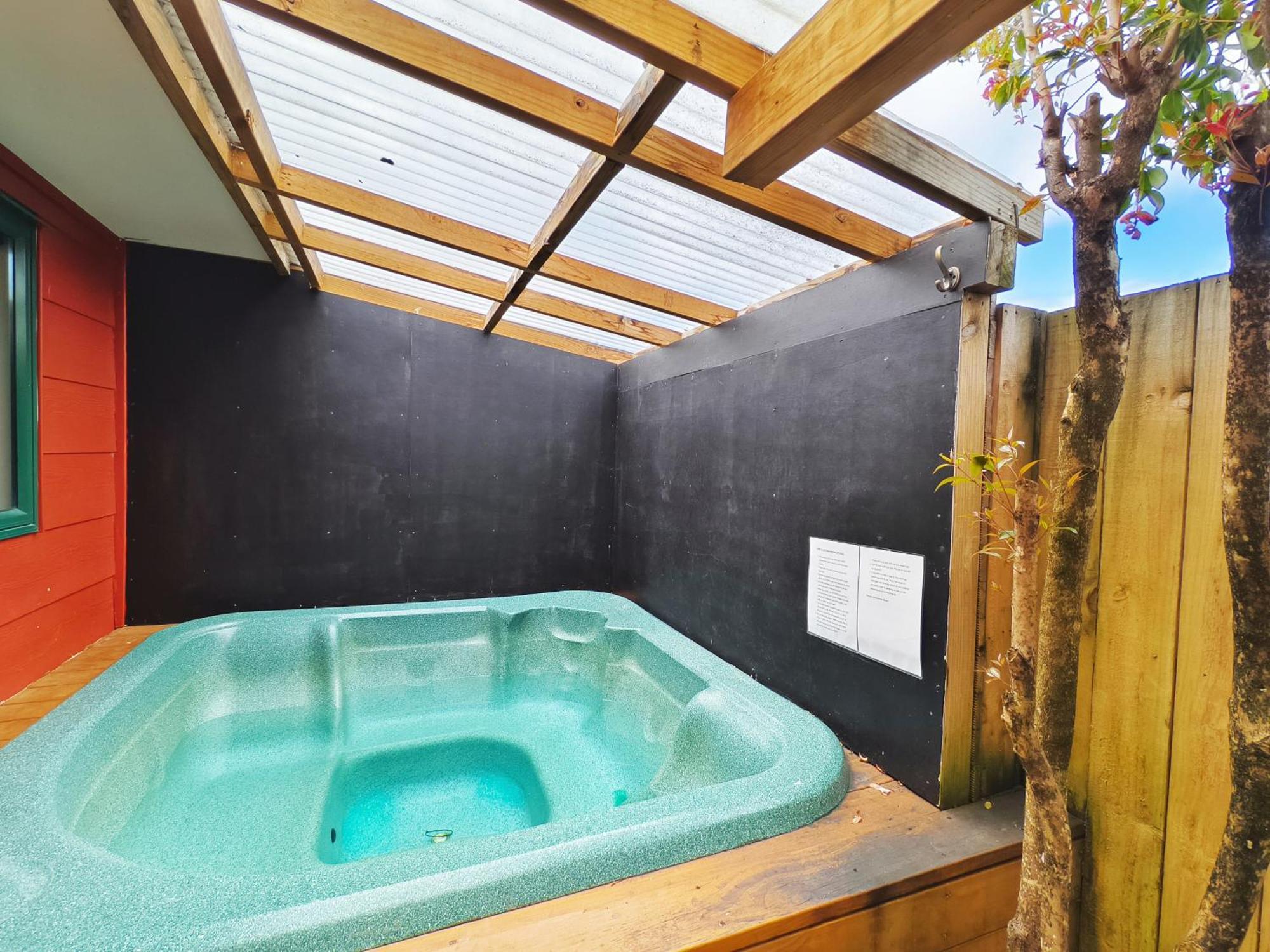 Parakai Geothermal Motel Экстерьер фото